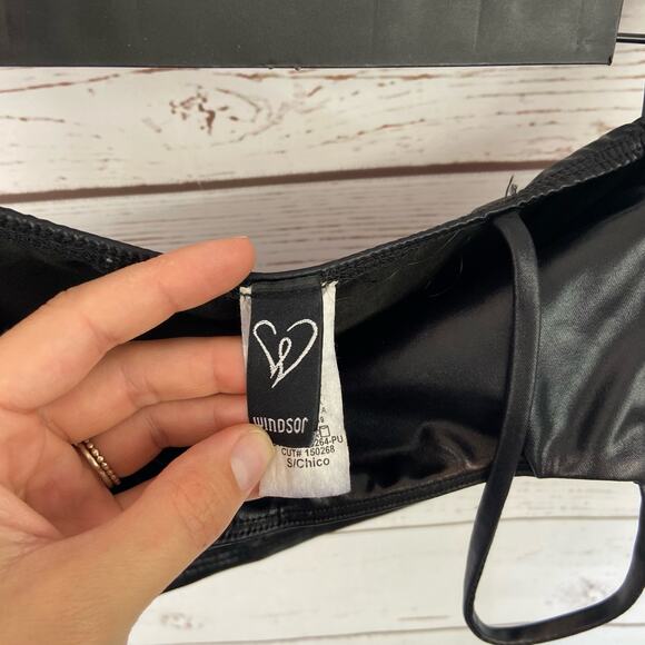 Windsor S Black Faux Vegan Leather One Shoulder Strap Cami Crop Top - Picture 5 of 6